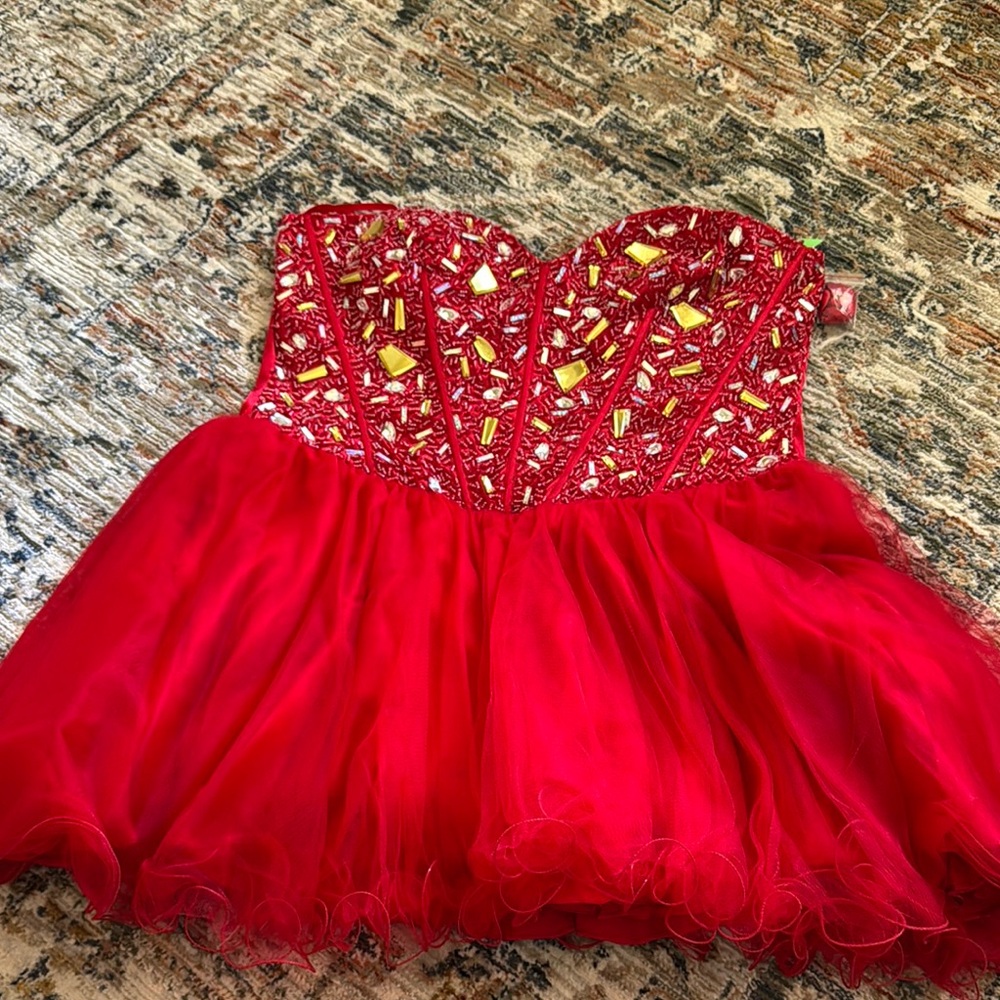 Elegant Red Beaded strapless Dress